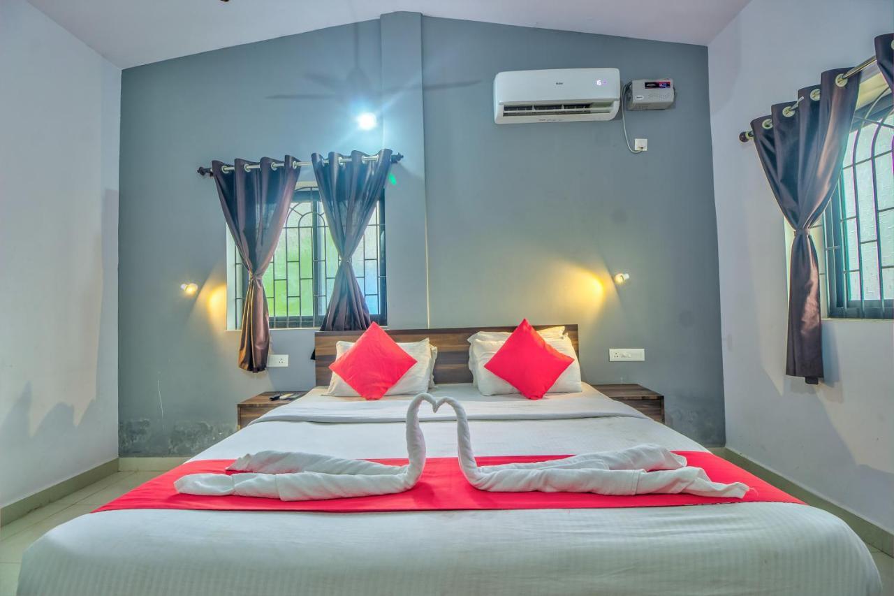 Beach Doorz Hotel Baga Exterior photo