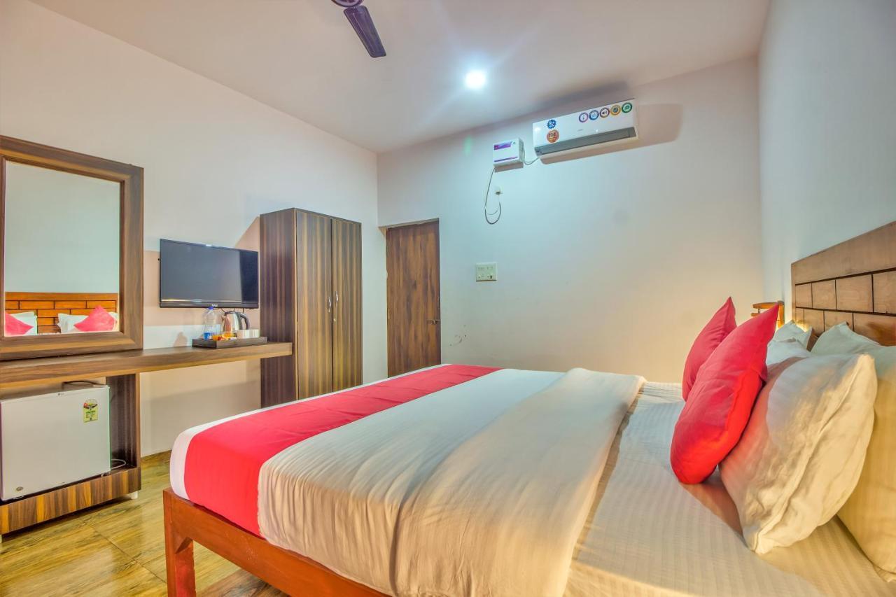 Beach Doorz Hotel Baga Exterior photo