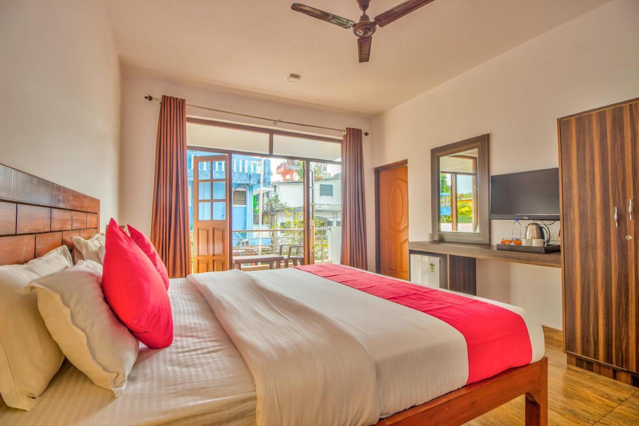 Beach Doorz Hotel Baga Exterior photo