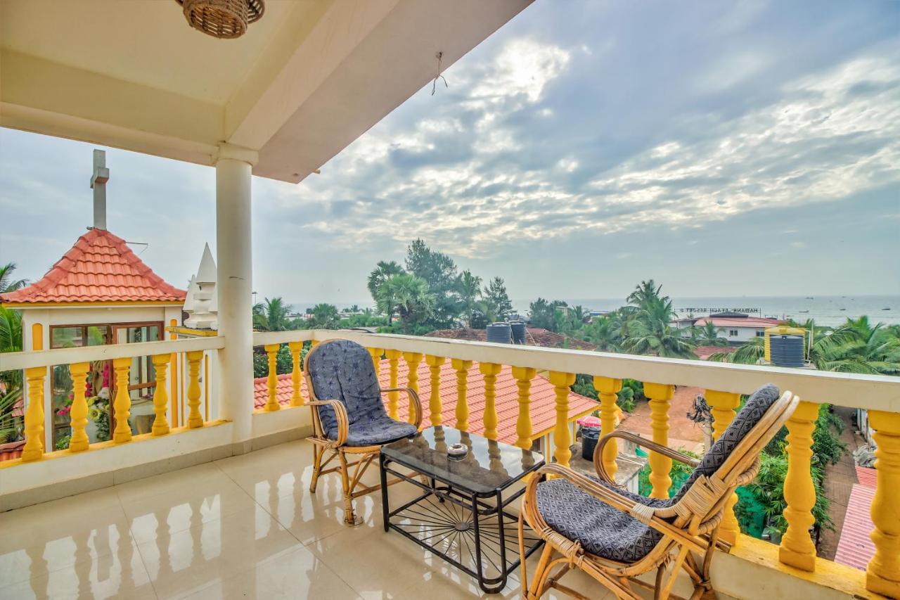 Beach Doorz Hotel Baga Exterior photo