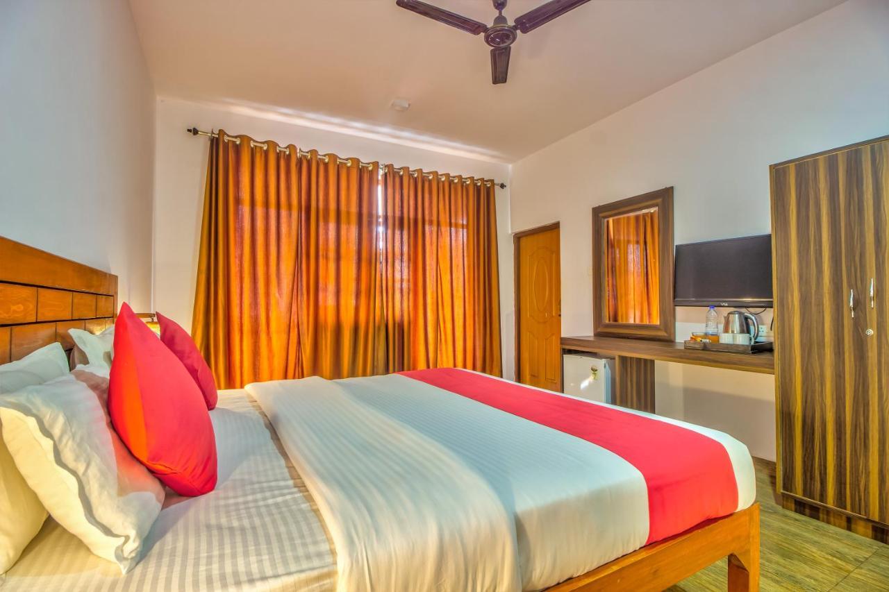 Beach Doorz Hotel Baga Exterior photo